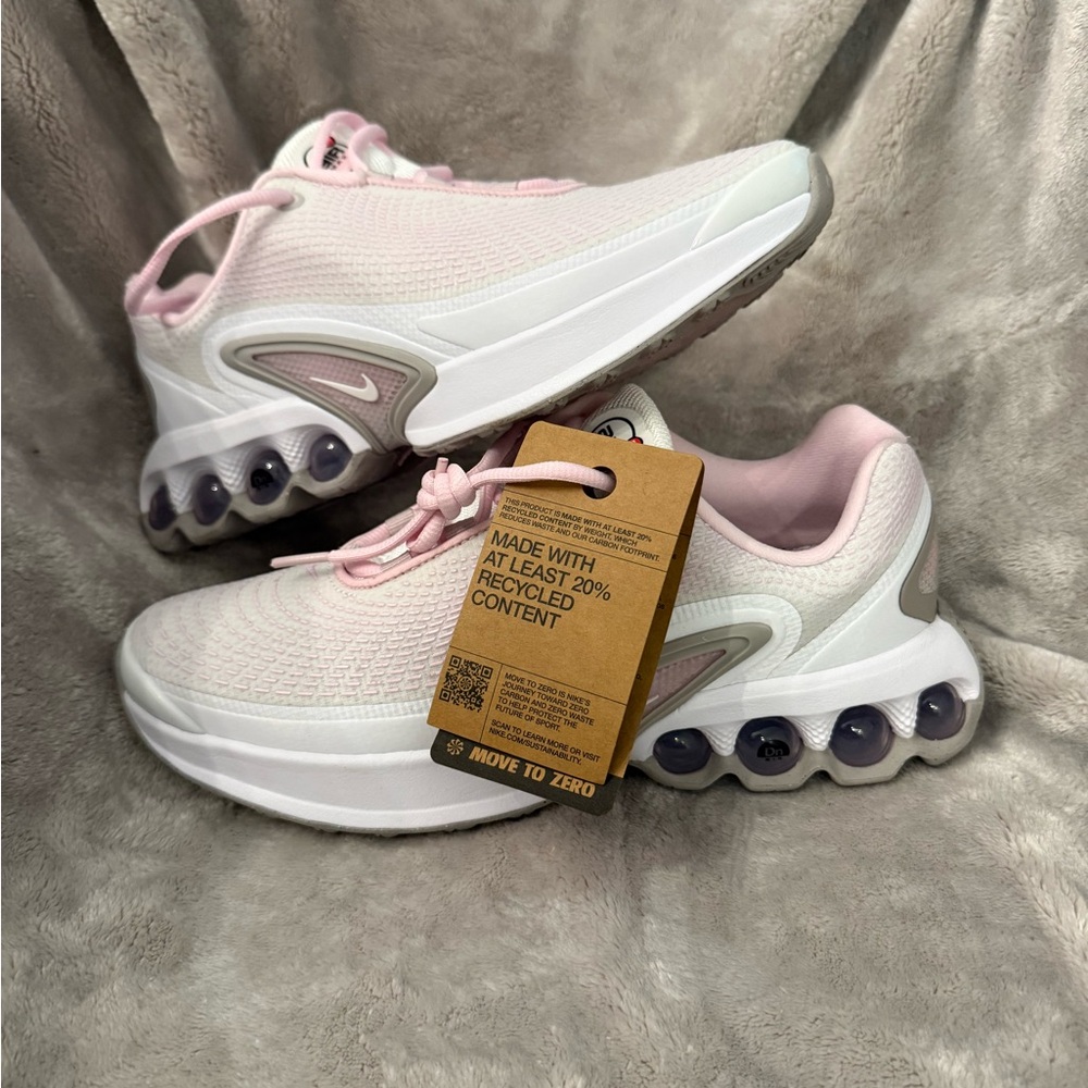 Nike Air Max DN Size 7Y Pink Foam Youth Sneakers New With Tags